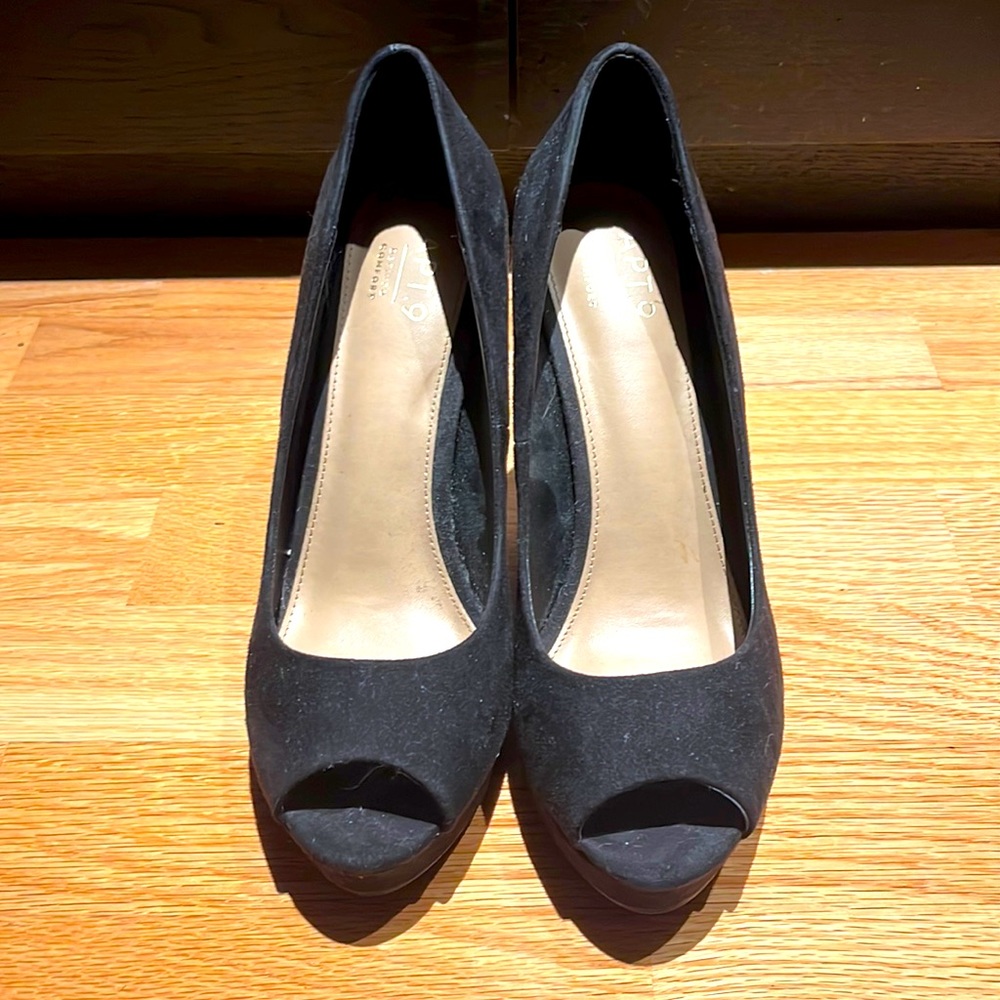 APT.9 black suede platform peep toe